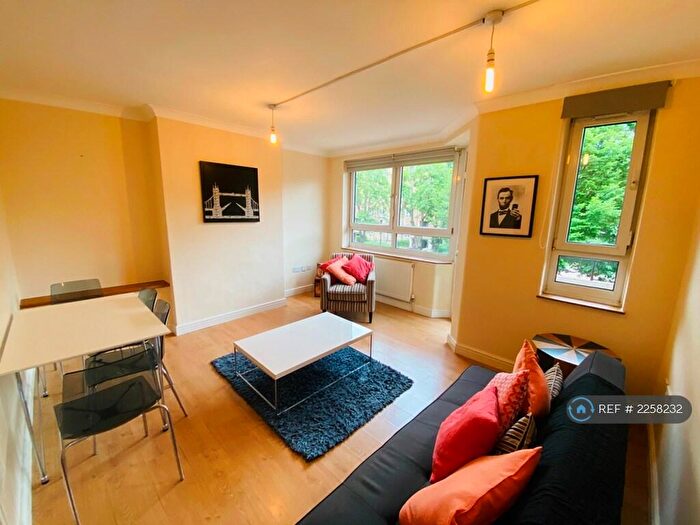 2 Bedroom Flat To Rent In Pynfolds, London, SE16