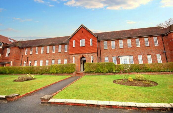 1 Bedroom Flat For Sale In Old Lane, Dockenfield, Farnham, Surrey, GU10