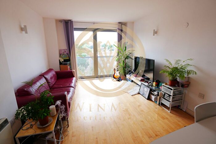 2 Bedroom Flat To Rent In Dakota Building, Deals Gateway, London, SE13