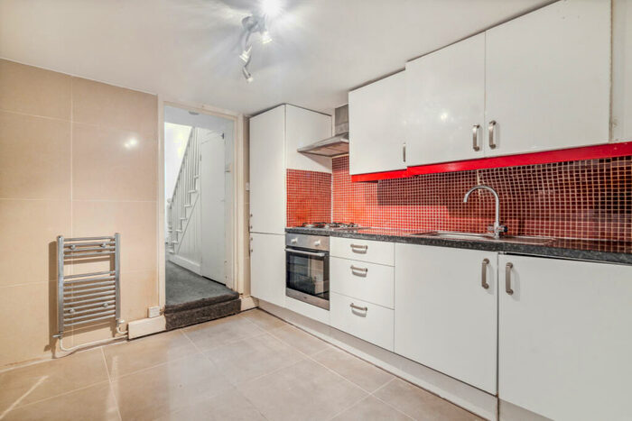 2 Bedroom Flat To Rent In Morning Lane, Chatham, E9