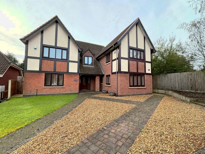 5 Bedroom House To Rent In Norton Drive, Wythall, Birmingham, B47