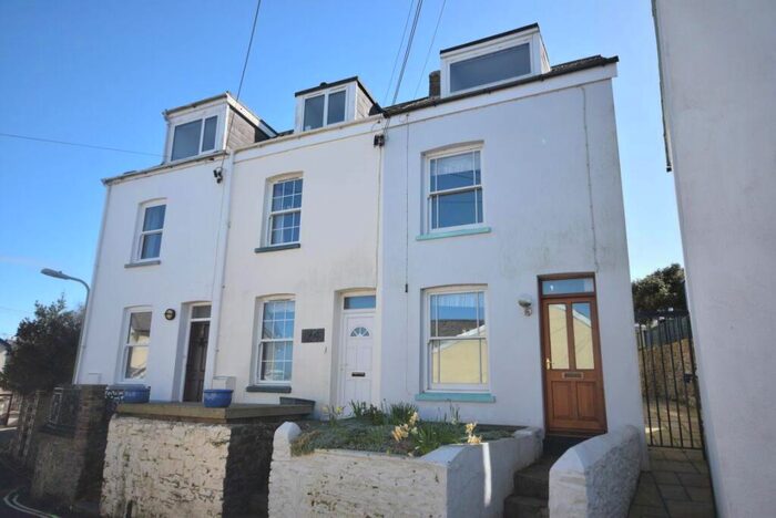 2 Bedroom House To Rent In North Street, Bideford, Devon, EX39