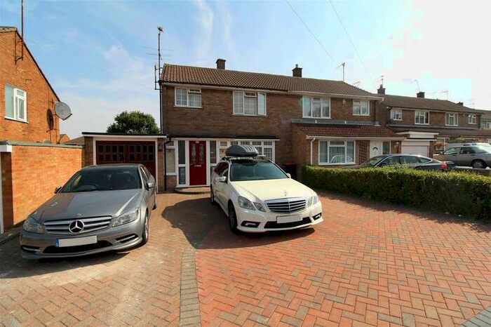 3 Bedroom Property To Rent In Appleby Gardens, Dunstable, LU6