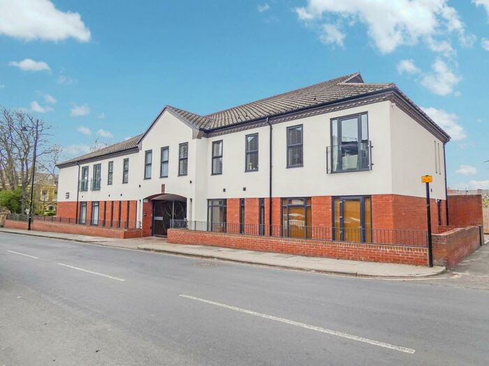 2 Bedroom Flat To Rent In Langham Gate, Mowbray Road, Sunderland, Tyne And Wear, SR2