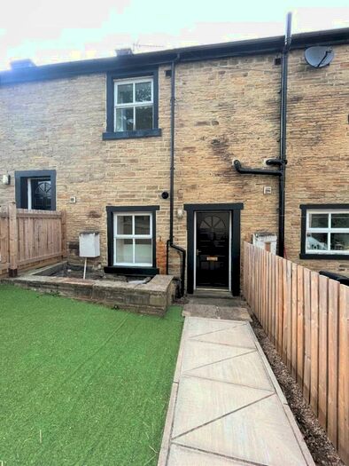 2 Bedroom Cottage To Rent In Croft Cottages, Sowerby New Road, Halifax, HX6