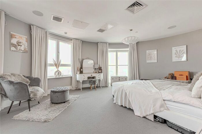 2 Bedroom Flat To Rent In St. Luke's Avenue, Clapham North, SW4