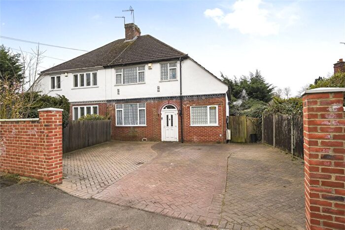 3 Bedroom Semi-Detached House For Sale In Wraysbury Road, Staines, TW19