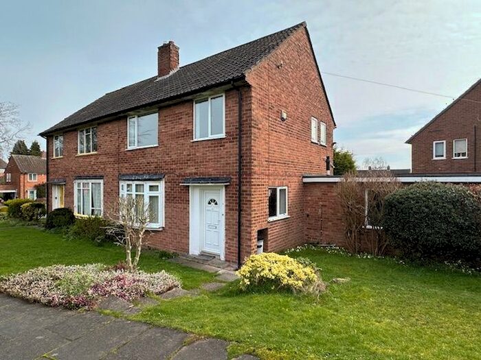 3 Bedroom Semi-Detached House To Rent In Wirral Road, Birmingham, B31