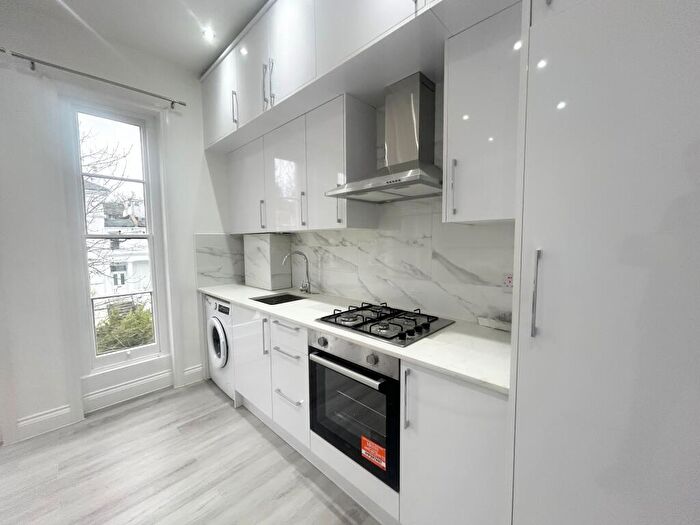 2 Bedroom Apartment To Rent In Brondesbury Villas, London, NW6