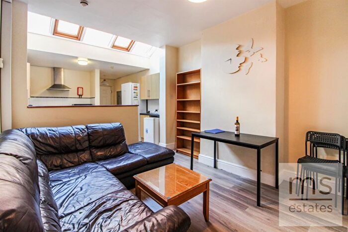 4 Bedroom Terraced House To Rent In Mettham Street, Lenton, Nottingham, NG7