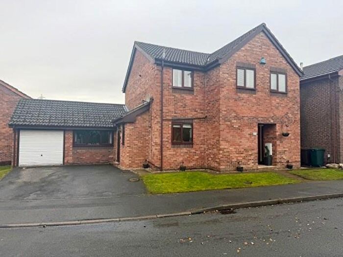 3 Bedroom Detached House For Sale In Mendip Way, Low Moor, BD12