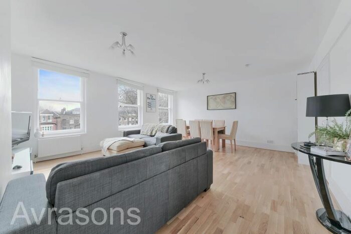 3 Bedroom Flat To Rent In Wincott Parade, Kennington Road, London, SE11