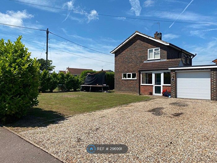 3 Bedroom Detached House To Rent In Yew Tree Close, Stanford, Ashford, TN25