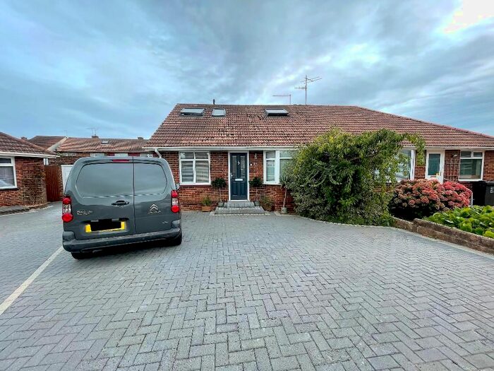 4 Bedroom Semi-Detached House To Rent In Park Crescent, Portslade, BN41