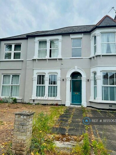 2 Bedroom Flat To Rent In Wellmeadow Road, London, SE6