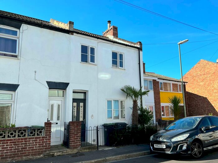 3 Bedroom House To Rent In Mayfield Road, Gosport, PO12