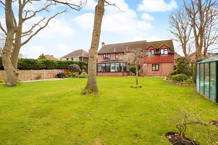 4 Bedroom Detached House To Rent In Oaken Copse, Church Crookham, Fleet, Hampshire, GU52