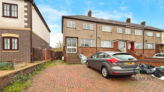 3 Bedroom Semi Detached House To Rent In Rushdene, London, SE2