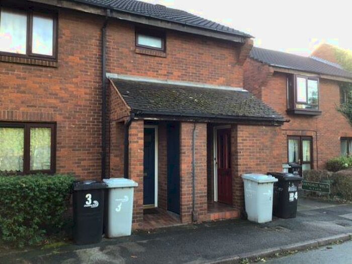 1 Bedroom Ground Flat To Rent In Over 's - Goathland Way, Macclesfield, Cheshire, SK11
