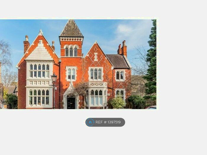 1 Bedroom Flat To Rent In Jews Walk, London, SE26