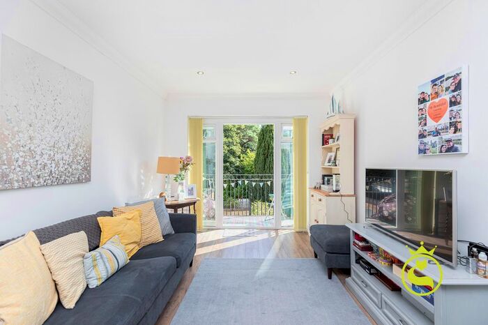 2 Bedroom Flat For Sale In Studland Road, Alum Chine House, BH4