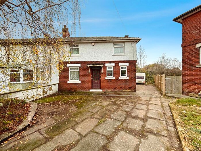 2 Bedroom End Of Terrace House For Sale In Burlington Avenue, Bradford, BD3