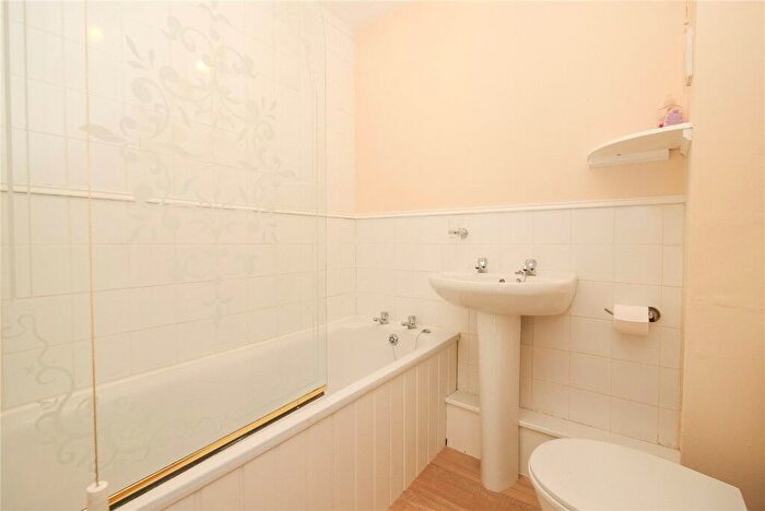 2 Bedroom Flat For Sale In Fairview Court, Baildon, Shipley, West Yorkshire, BD17