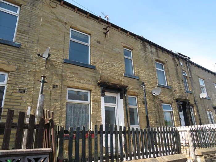 2 Bedroom House To Rent In Livingstone Street, Halifax, HX3
