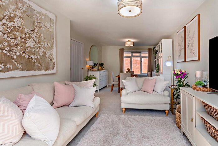 3 Bedroom Terraced House For Sale In Pooley Green Road, Egham, TW20