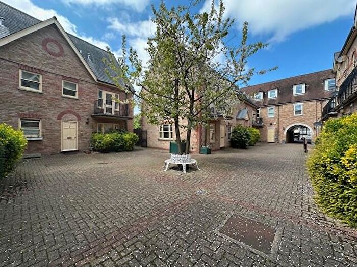 2 Bedroom Flat To Rent In Godfreys Mews, CM2