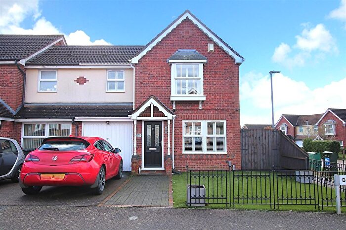 3 Bedroom End Terrace House For Sale In Butts Croft Close, East Hunsbury, NN4