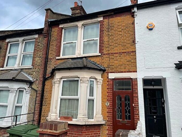 2 Bedroom Terraced House For Sale In Rochdale Road, London, SE2