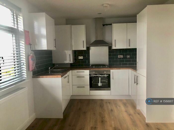 1 Bedroom Flat To Rent In Hendon Way, London, NW2