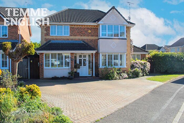 4 Bedroom Detached House For Sale In Buchanan Gardens, Wickford, SS12