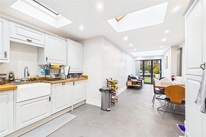 3 Bedroom Terraced House To Rent In Lincoln Street, Leytonstone, London, E11