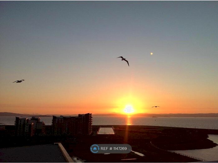 2 Bedroom Flat To Rent In Heron Place, Edinburgh, EH5