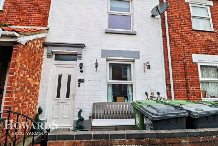 3 Bedroom Terraced House For Sale In Alderson Road, Great Yarmouth, NR30