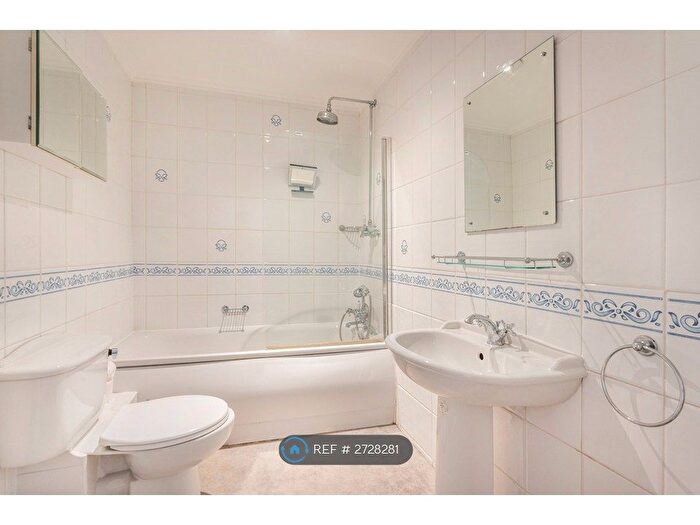 2 Bedroom Flat To Rent In Philbeach Gardens, London, SW5
