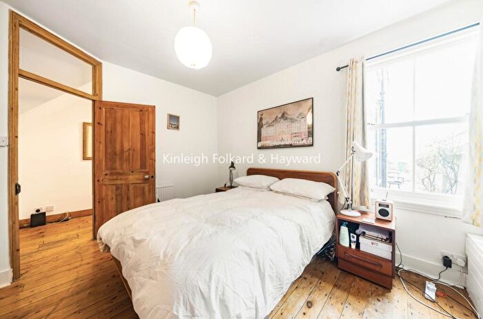 2 Bedroom Flat For Sale In Cheltenham Road, Upper Nunhead, London, SE15