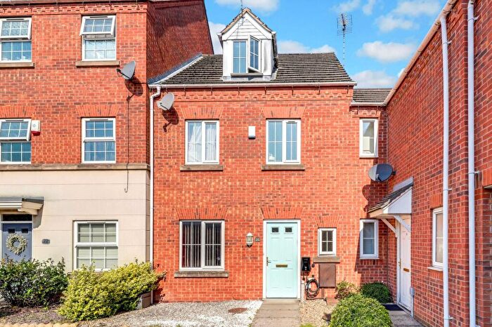 4 Bedroom Town House For Sale In Blackburn Way, Nottingham, NG5