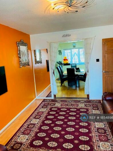 3 Bedroom Semi-Detached House To Rent In Clifton Road, London, SE25