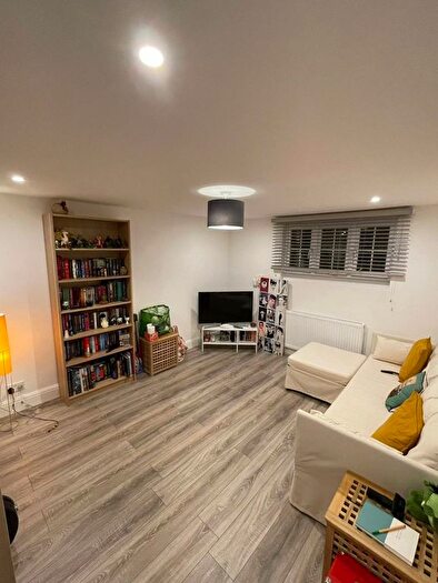1 Bedroom Flat To Rent In New Cross Road, London, SE14