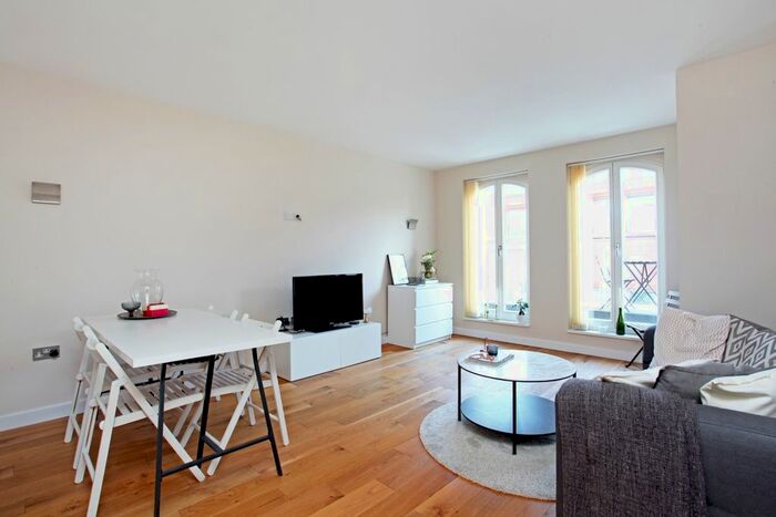 1 Bedroom Flat To Rent In William Street, Windsor, SL4