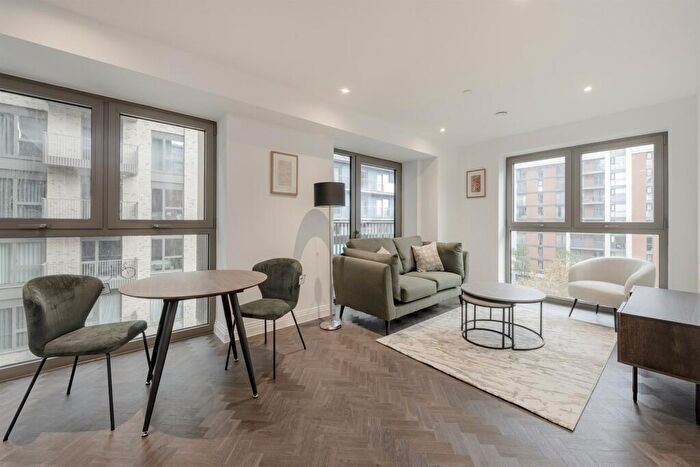 1 Bedroom Apartment To Rent In Halcyon House, Queens Cross, E16