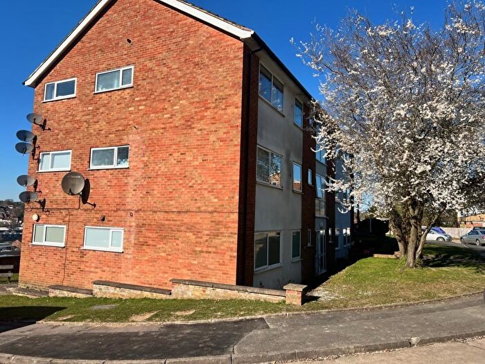 2 Bedroom Flat To Rent In Chesham, Buckinghamshire, HP5