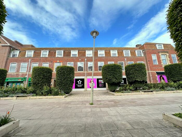 1 Bedroom Flat For Sale In Flat, Wigmores South, Welwyn Garden City, Hertfordshire, AL8