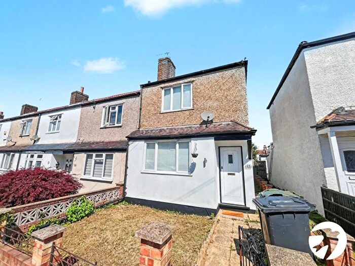 2 Bedroom End Of Terrace House To Rent In Finchley Close, Dartford, Kent, DA1