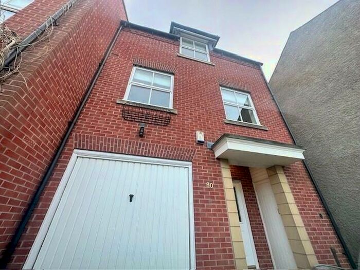 3 Bedroom Town House To Rent In South Knighton Road, LE2