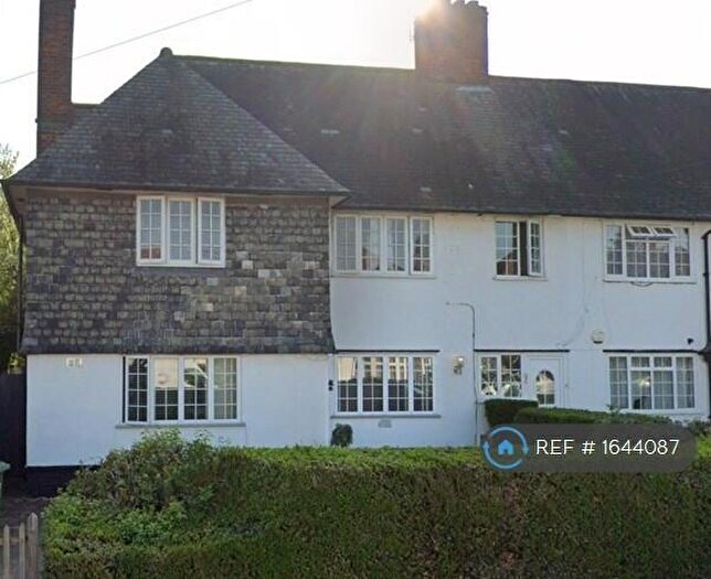 2 Bedroom Flat To Rent In Bacon Lane, London, NW9