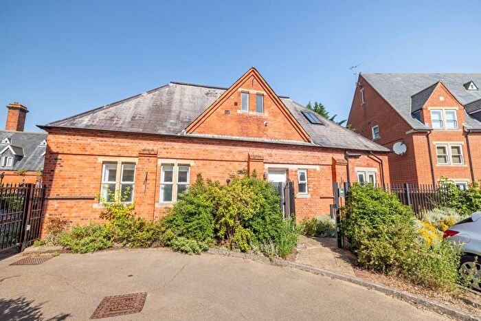 2 Bedroom Flat To Rent In Convent Court, Hatch Lane, Windsor, SL4